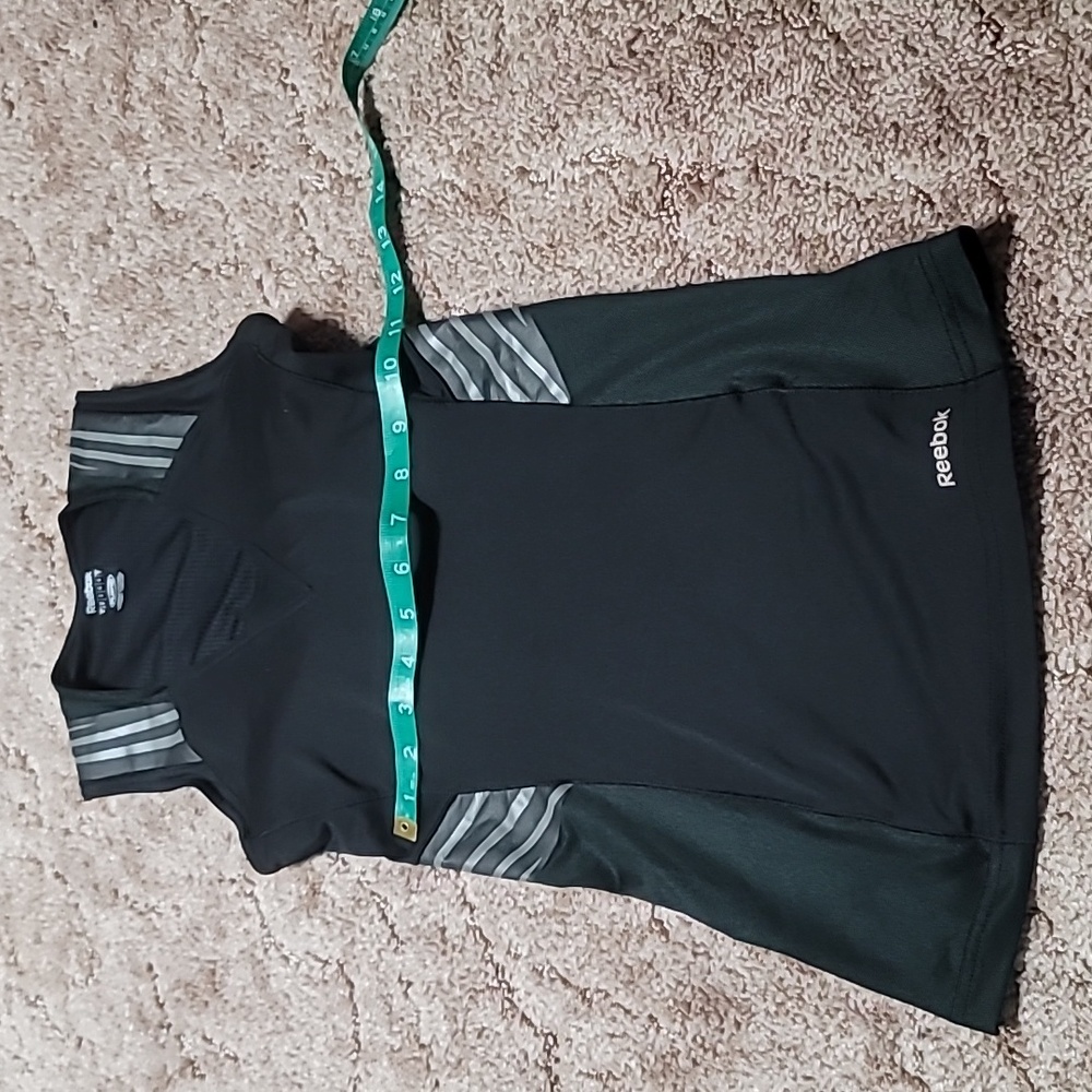 reebok slim fit womens sleeveless athletic top